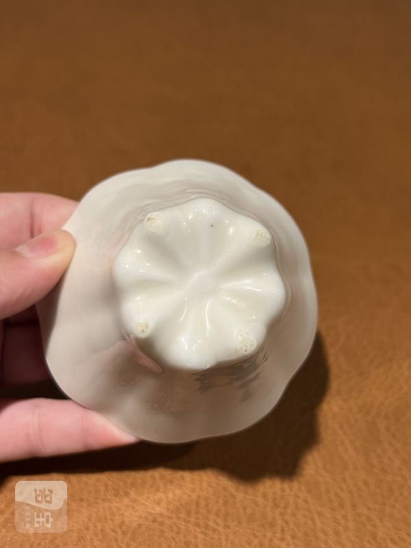 十七世纪 德化暗刻兰花杯 - 图10